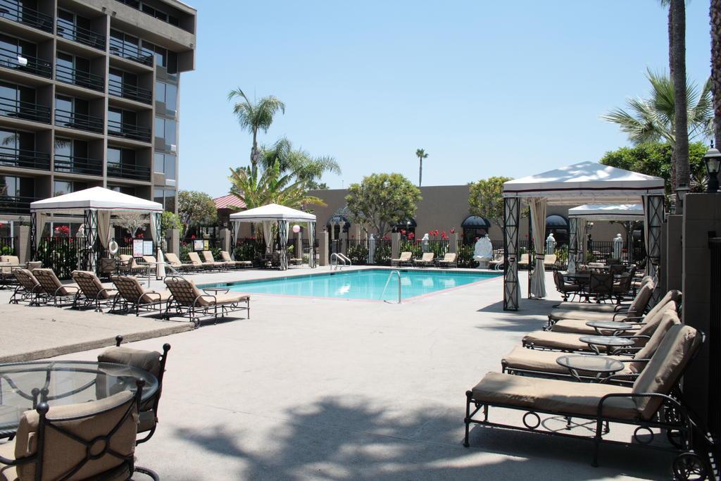 Howard Johnson By Wyndham Fullerton/Anaheim Conference Cntr Exteriér fotografie