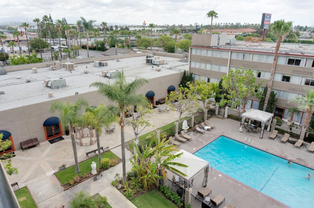 Howard Johnson By Wyndham Fullerton/Anaheim Conference Cntr Exteriér fotografie