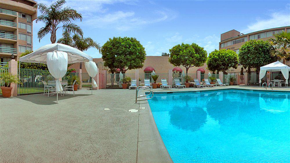 Howard Johnson By Wyndham Fullerton/Anaheim Conference Cntr Exteriér fotografie